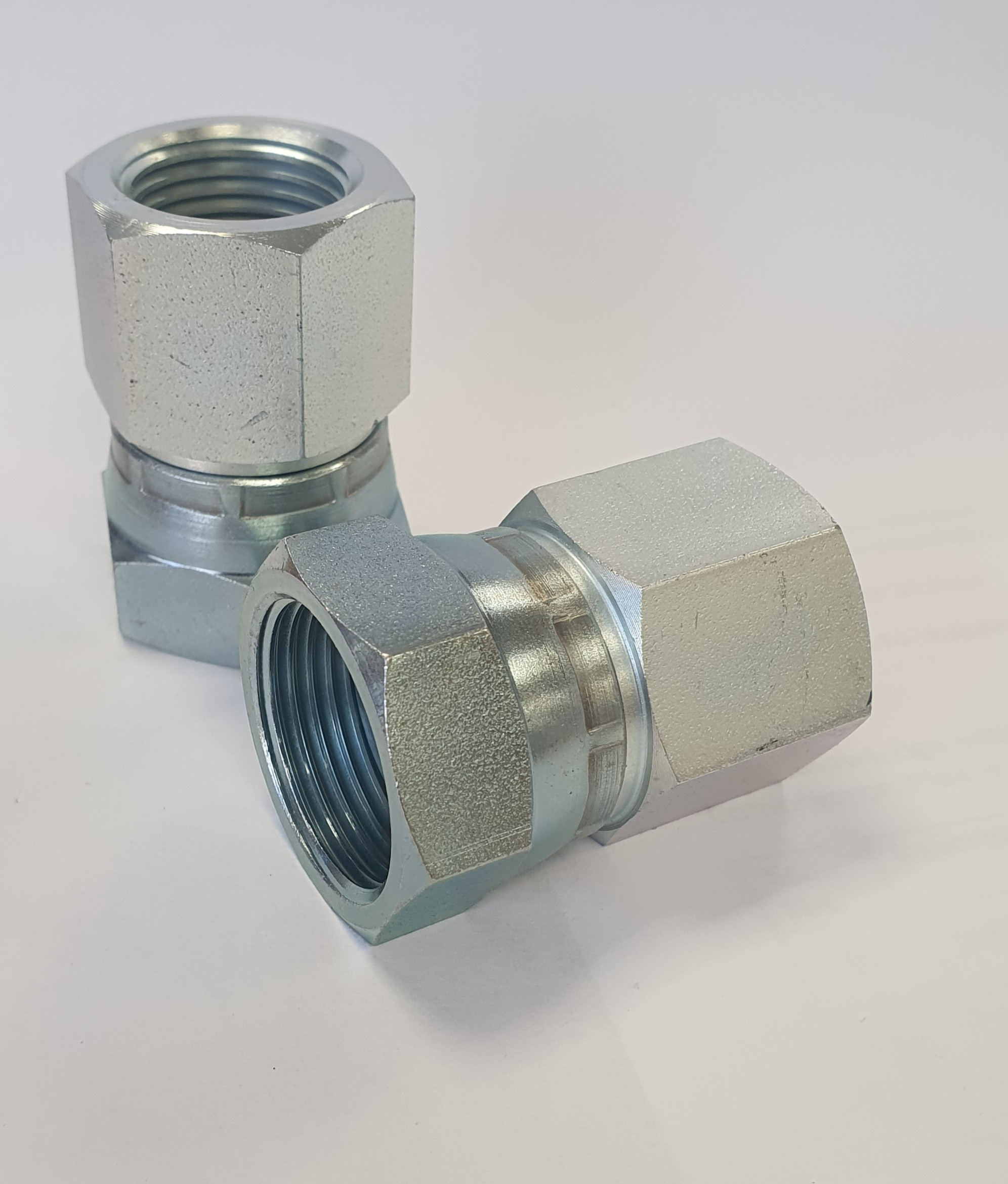 Swivel connection clearance